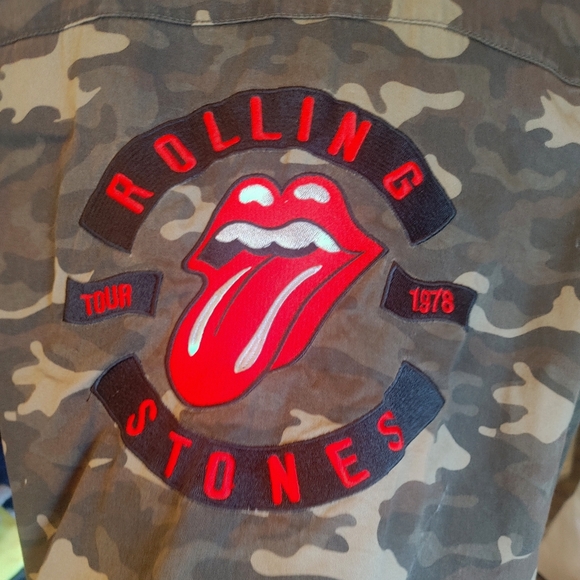 FOREVER21 Olive Jean Camouflage Rolling Stones Patch Utility Jacket - Picture 10 of 12